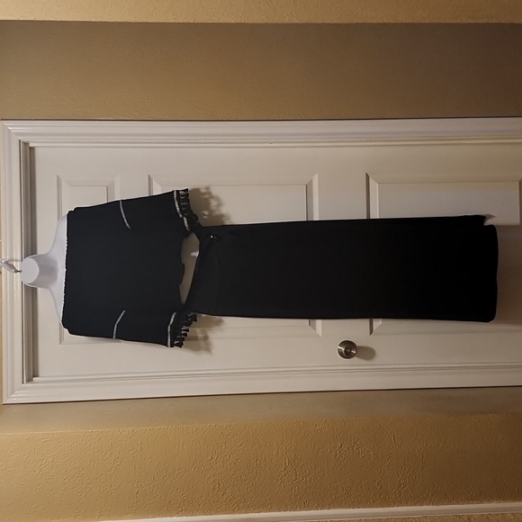 Black on or off shoulder top - Picture 1 of 5